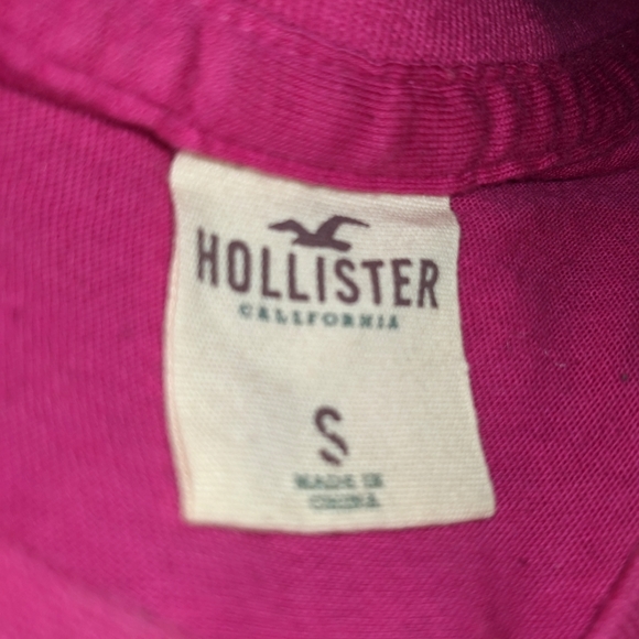 Hollister Vneck T-shirt Small Logo 🩷 - Picture 4 of 4